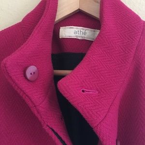 Women’s wool coat with zipper pockets